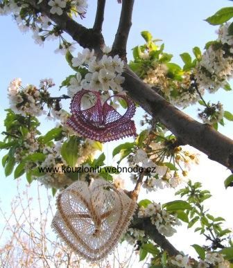 8 - srdíčka pod modrou oblohou