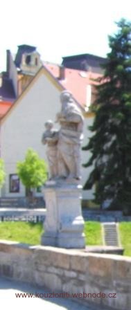 15 - sousoší sv. Anny Samotřetí (Kamenný most)