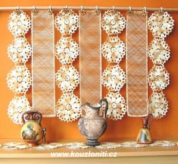 15 - drapérie s rezavým  pozadím