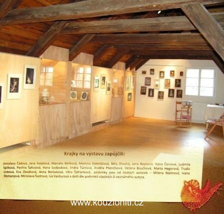 6 -  ... vstupujeme do výstavní síně