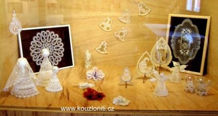 14 -něžné krajky s vánočním motivem