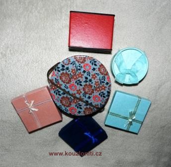 16 - Krabičky na drobné dárky.