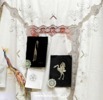 21 - stánek akademické malířky a krajkářky paní Jaroslavy Perény pro nás znamenal "zlatý hřeb večera" 