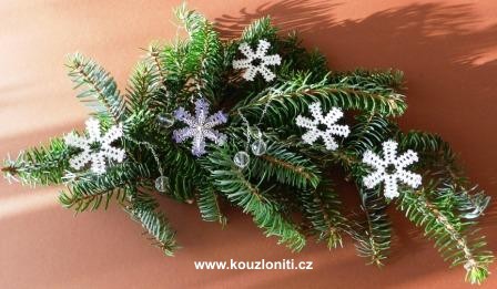 3 - bílé hvězdičky a fialová se stříbrnými kovovými nitěmi 