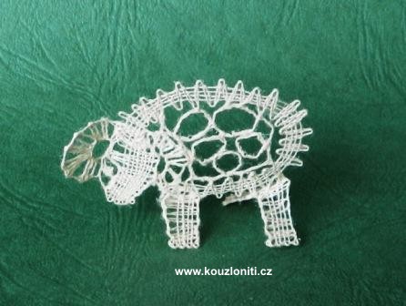 36 - Beránek - krajka je prostorová