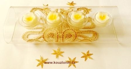 4 - svícen se čtyřmi čajovými svíčkami