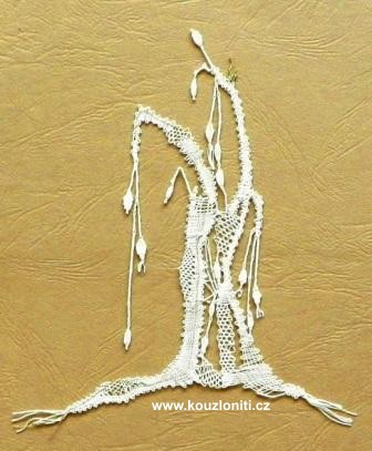 10 - Krajka na světlejším pozadí