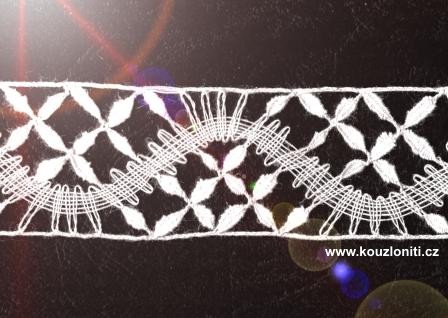 11 - Detail lístků s vlnovkou se světelným efektem.