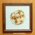 51 - háčkovaný motivek v rámečku